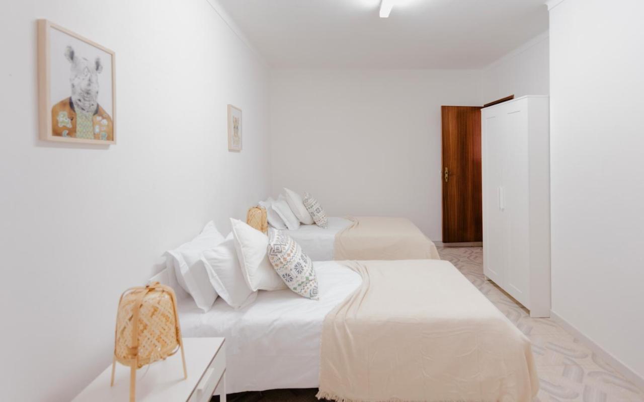 Zambujeira Do Mar 4-Bed House Perfect For Families & Friends Appartement Buitenkant foto
